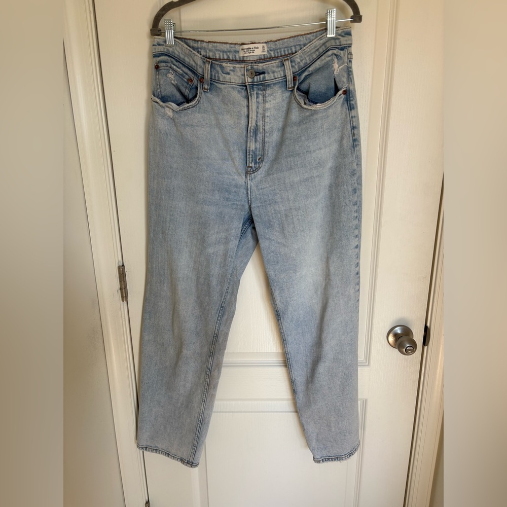 Abercrombie & Fitch The Ankle Straight Ultra High Rise Jeans